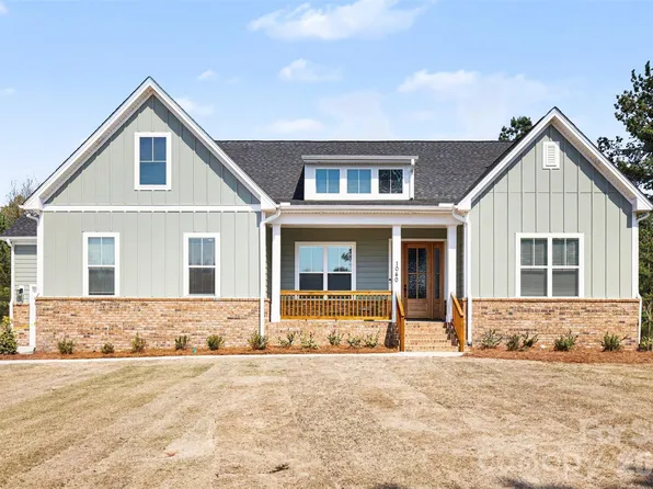 1040 Sage Pine Cir, Clover, SC 29710