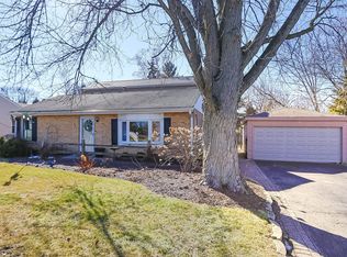243 S Old Rand Rd, Lake Zurich, IL 60047