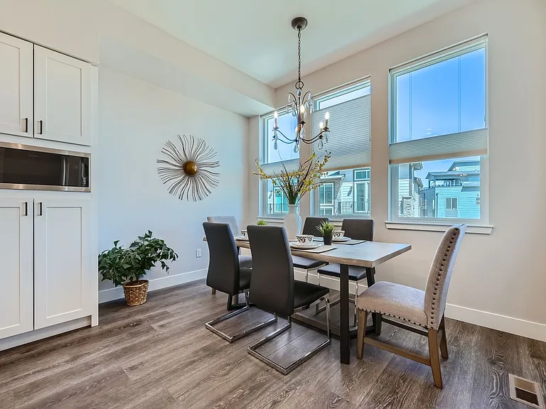 567 Canary Ln — Photo 8