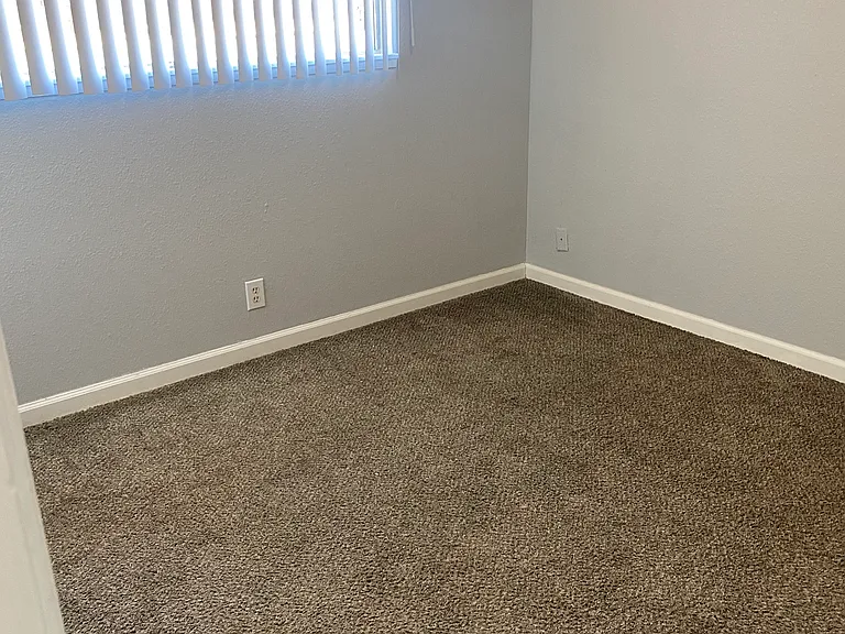424 W Wilson Ave #A — Photo 11