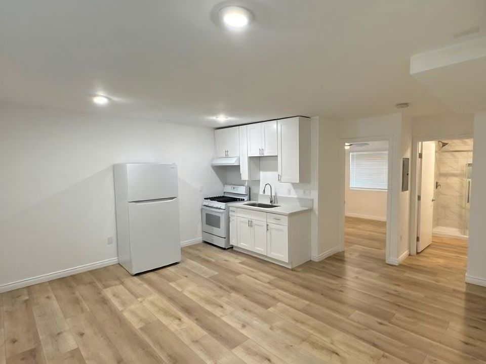 1st image of 129-151 Guinida Ave #11