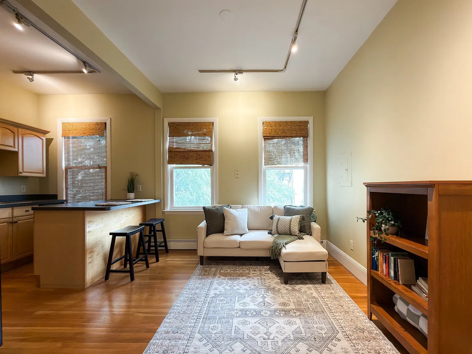 392 Norfolk St — Photo 1