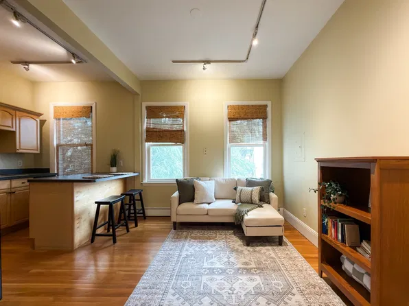 392 Norfolk St #2, Cambridge, MA 02139