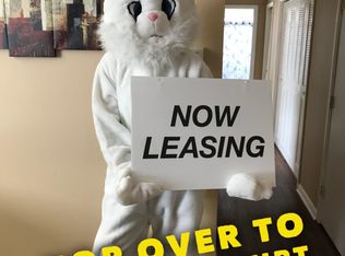 395 4th St APT 17, Waukee, IA 50263