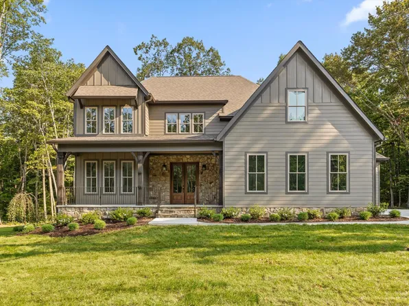 8467 Bear Paw Trl, Signal Mountain, TN 37377