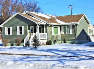 831 N 13th St, Bismarck, ND 58501