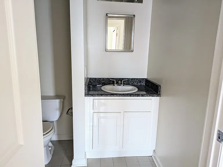 2 S Oakland Ave — Photo 19