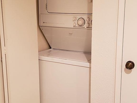 4th image of 14459 Benefit St #1X1