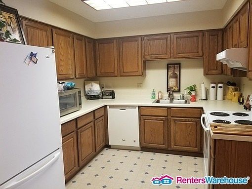 3rd image of 7106 Robinwood Trl