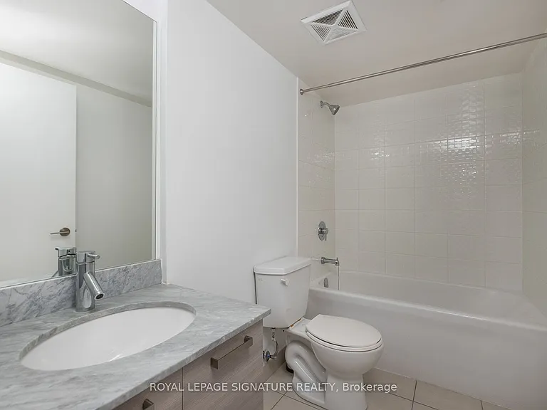 68 Abell St #923 — Photo 23