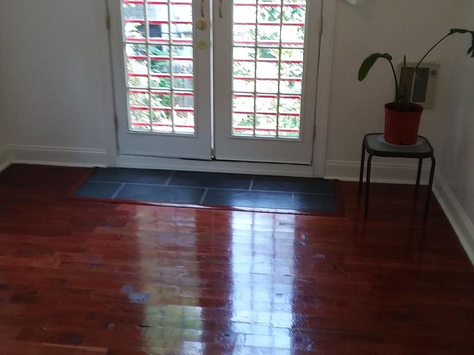 Rear bedroom
