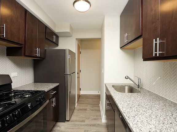 2nd image of 530 W Surf St #D105