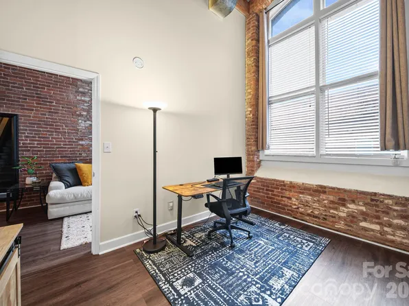 201 S Hoskins Rd APT 129, Charlotte, NC 28208