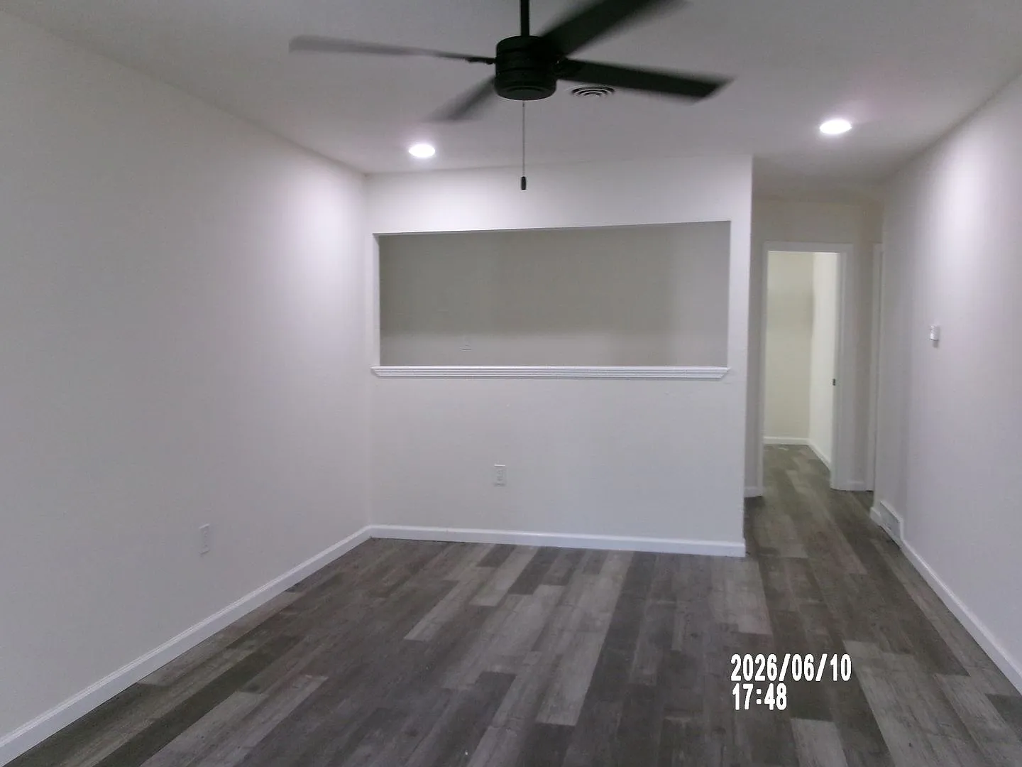 Very Nice Home In The Ridgecrest Area. Pets Negotiable With Owners Approval — Photo 4