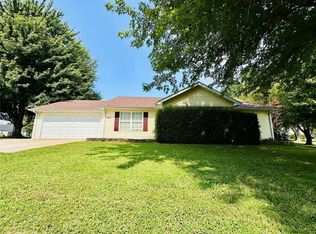 203 Redwood Dr, Elsberry, MO 63343
