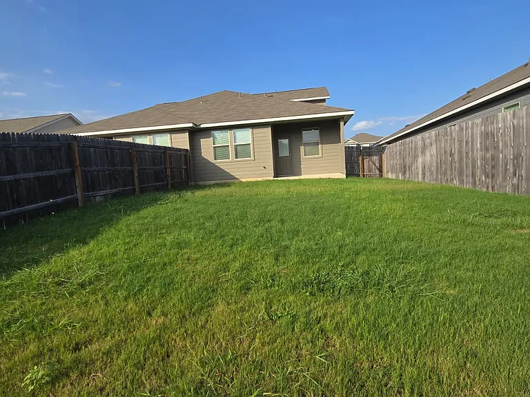 313 Caleb Ct — Photo 46