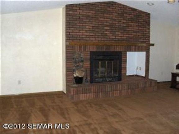 5th image of 545 ALLAN Avenue