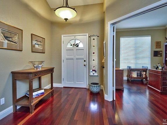 4th image of 26 Sea Breeze Ct
