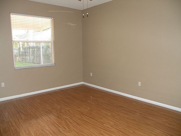 4th image of 27833 Sky Lake Cir