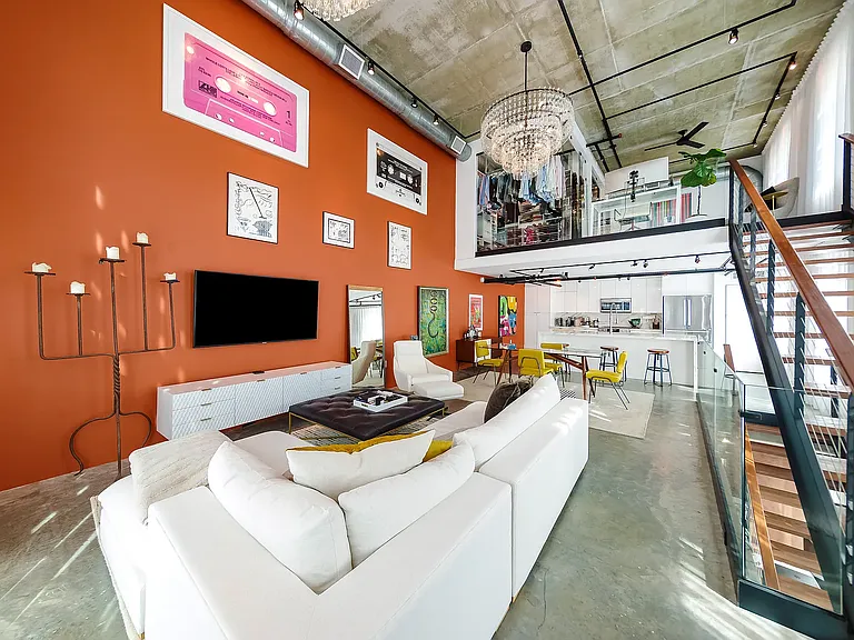 1212 E Whiting St E #A — Photo 9