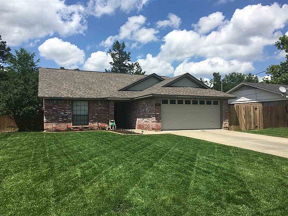 4th image of 1703 Clearwood Dr
