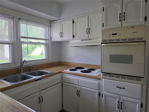 4th image of 1706 S Eddy St