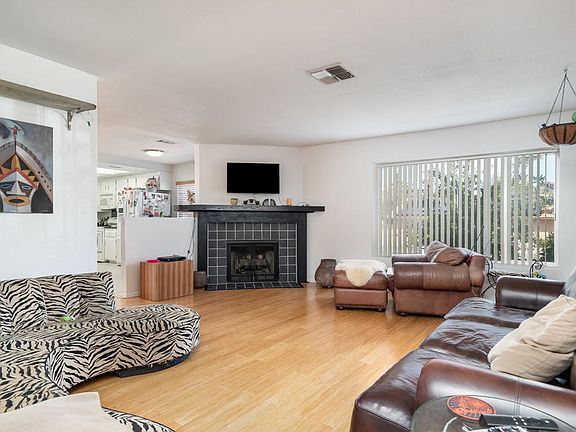3rd image of 52225 Avenida Carranza
