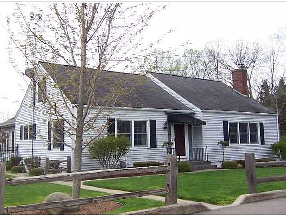 2nd image of 1121 Morin Ave