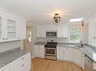 113 Old Gick Rd, Saratoga Springs, NY 12866