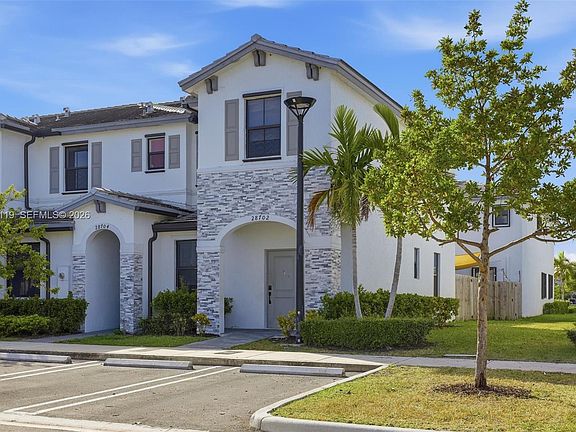 3rd image of 28702 SW 133rd Ct