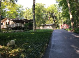 5117 Lake Grove Rd, Petoskey, MI 49770