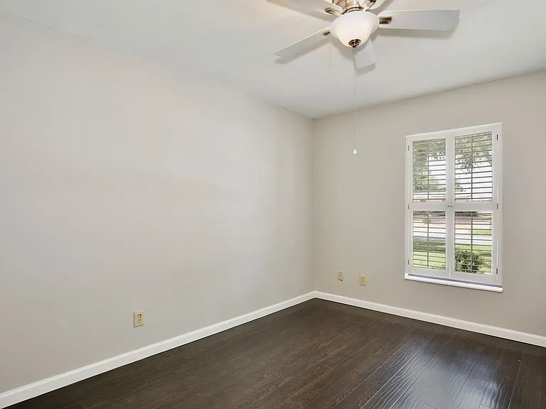2942 Plaza Terrace Dr — Photo 10