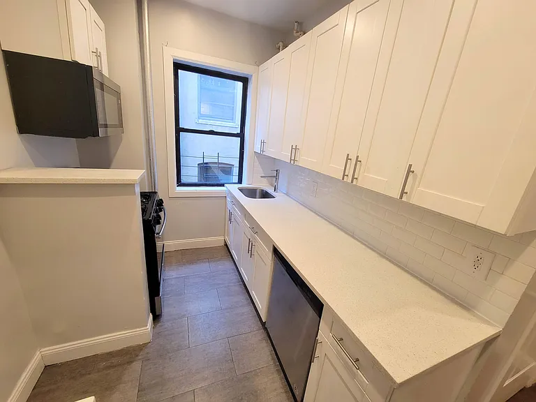 75 Ellwood St #5-H — Photo 3