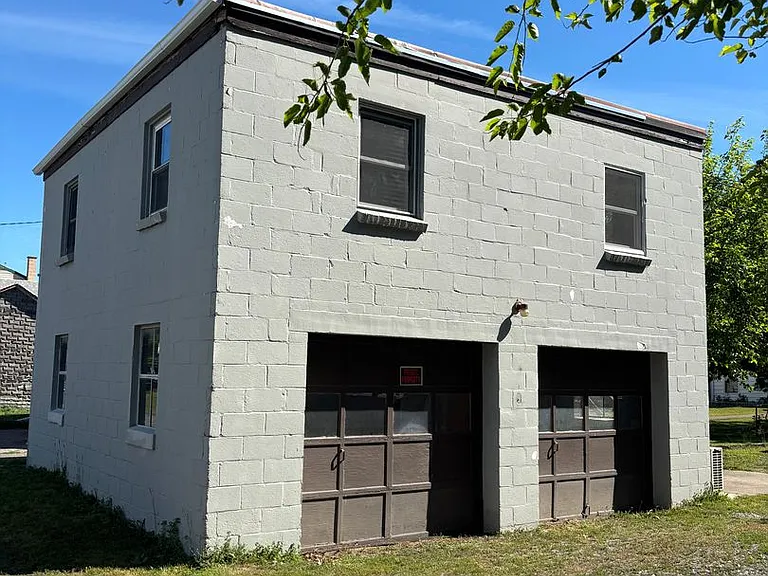 287 Locust Point — Photo 2