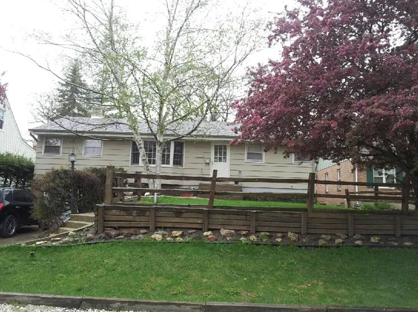 342 Woodland Dr, Grayslake, IL 60030