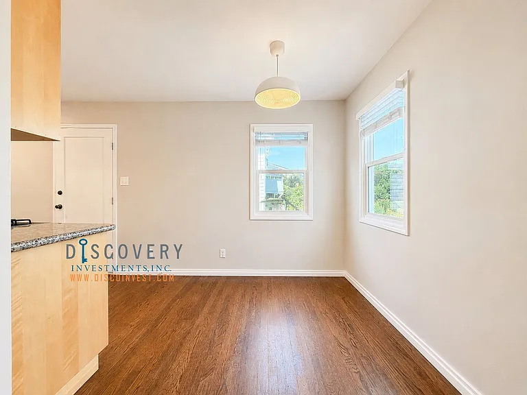 Eagle Ave. 2529 — Photo 12
