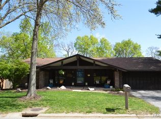 12357 Woodline Dr, Saint Louis, MO 63141