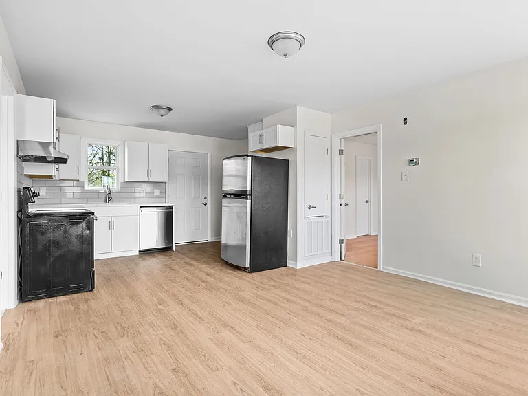 257 Brice St — Photo 13