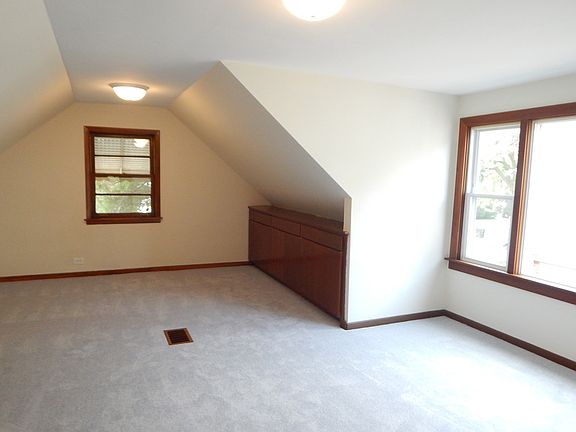 5th image of 7127 N Melvina Ave