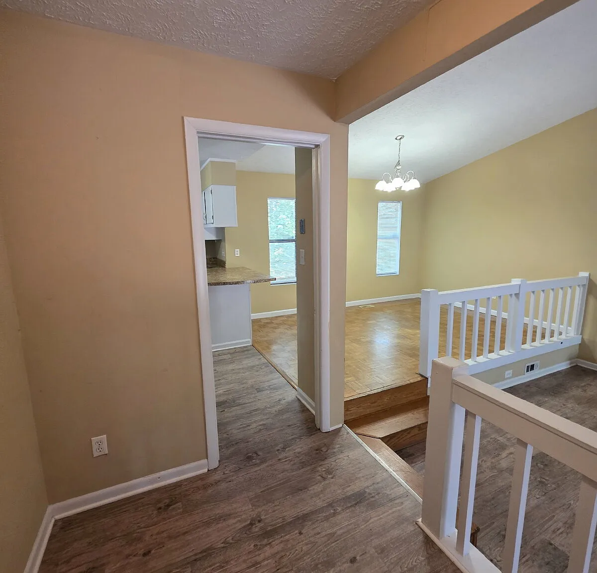 3 bed, 2.0 bath, 1335 sqft, $1,350 — Photo 2