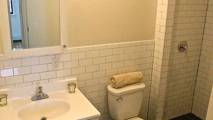 Rented by Nooklyn NYC LLC | media 9