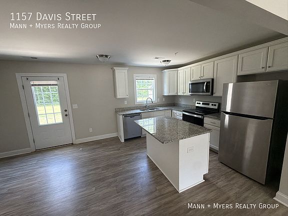 3rd image of 1157 Davis St