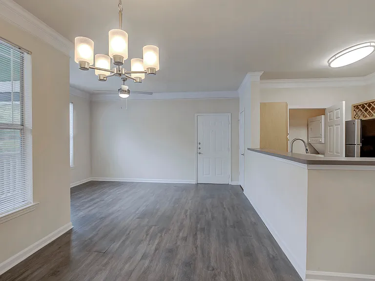 Lakeside at Town Center Apartments — Photo 36