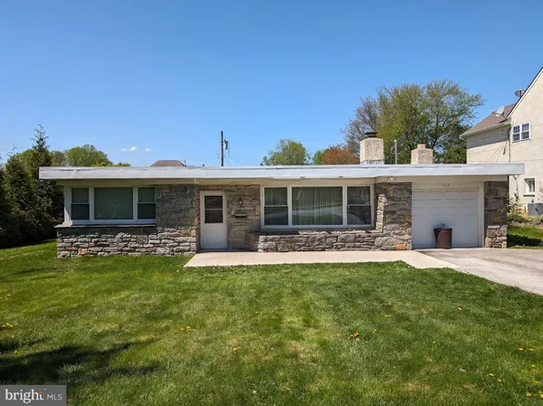 712 Paxon Hollow Rd, Broomall, PA 19008