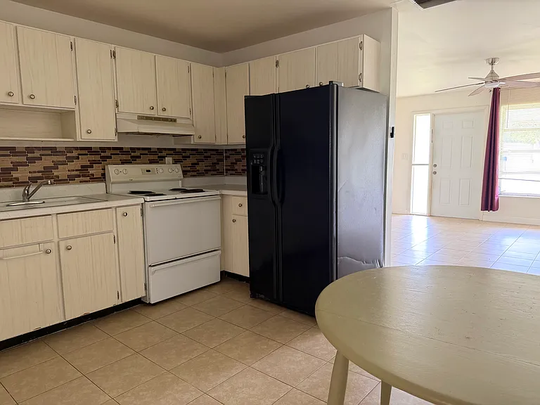 429 SE Fini Dr #429 — Photo 7