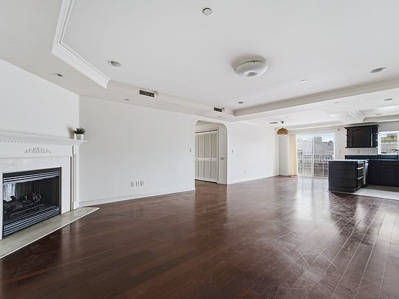5th image of 700 S Ardmore Ave APT 304