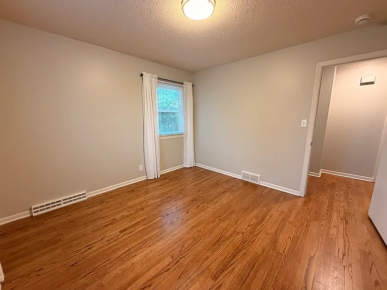 1216 Robin Dr — Photo 20