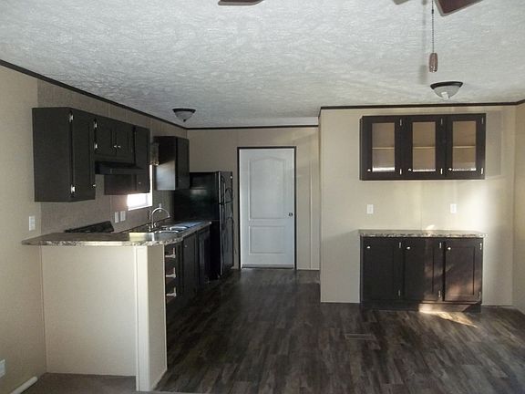 4th image of 820 Walker Dr