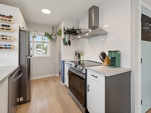 3rd image of 9020 152nd St
