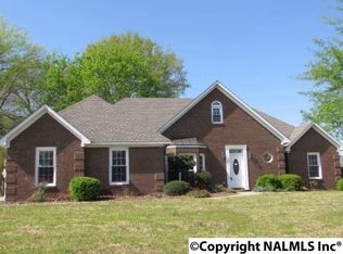 1403 Sweetbriar Pl SW, Decatur, AL 35603